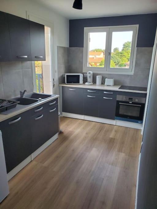 Appartement Moderne Et Equipe Л'Иль-Журден Экстерьер фото